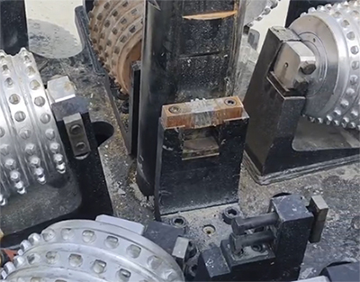 在更換滾刀時(shí),如何確保新滾刀的安裝正確 性和安全性?