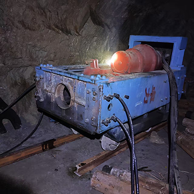 河北反井鉆機(jī)座機(jī)準(zhǔn)備開干 河北反井鉆機(jī)座機(jī)準(zhǔn)備開干