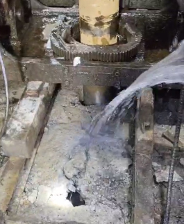 四川直徑2米深度280米通風孔順利貫···